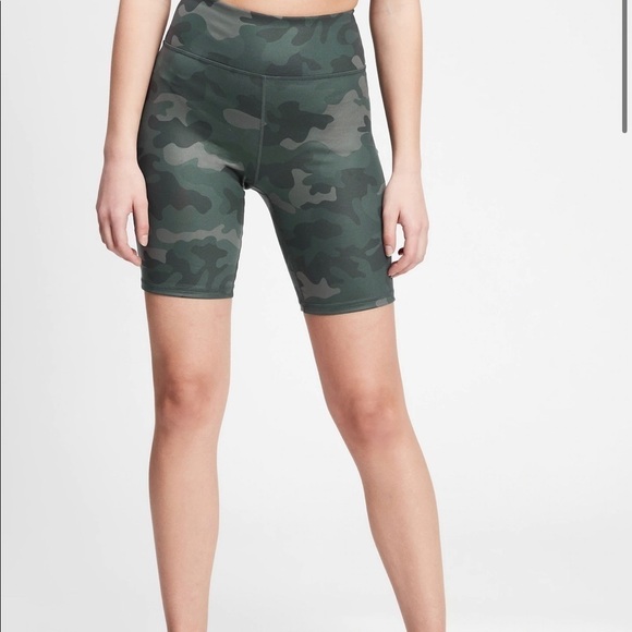 NWOT Gapfit camo biker shorts size small - Picture 1 of 13